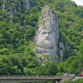 Rock_Sculpture_of_Decebalus_26845769043-350x350-1