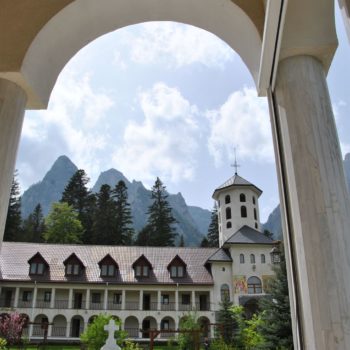 101317311_904049156738528_5243896726133145600_o-350x350