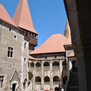 22051342_312829072527209_4572114044556654130_o-350x350