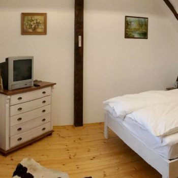 27788216_364292850714164_5955637872603075762_o-350x350