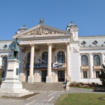 28619271_379142419229207_3705079090839991557_o-350x350