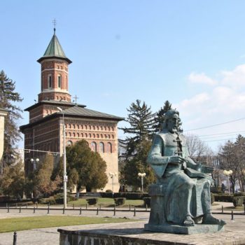 28698590_379142775895838_9011286890815748852_o-350x350