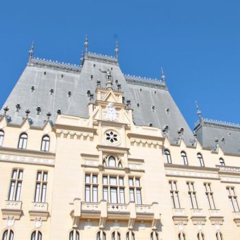 28701211_379142542562528_3612117914989834514_o-350x350