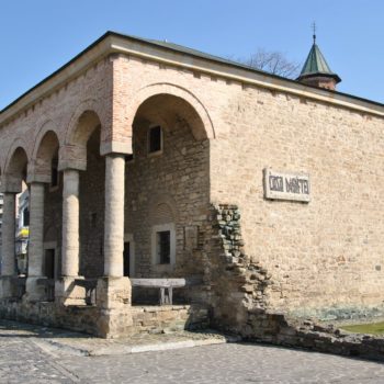 28826942_379142789229170_4577632014089834595_o-350x350