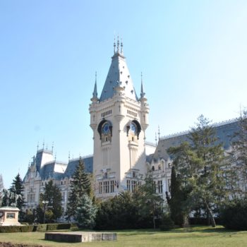 28828377_379142712562511_8040104554869416883_o-350x350