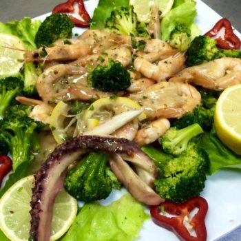 29243679_380423495767766_4207699990155578338_n-350x350