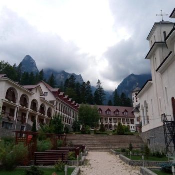 35349360_419723091837806_2985389161374023680_o-350x350