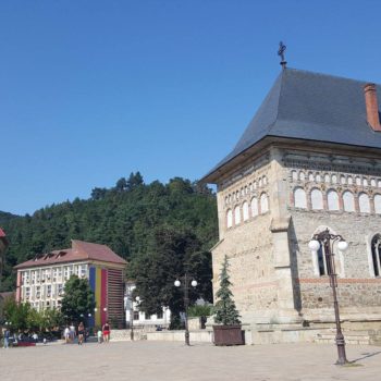 68918190_690301004780012_8645610665374908416_o-350x350