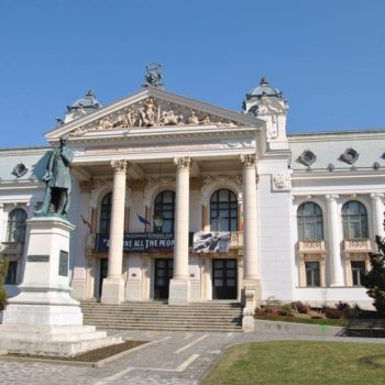 69765304_700035940473185_63153667271819264_o-350x350