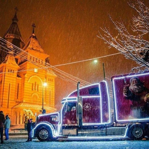 25299529_342739309536185_3547096408826494297_n-600x600