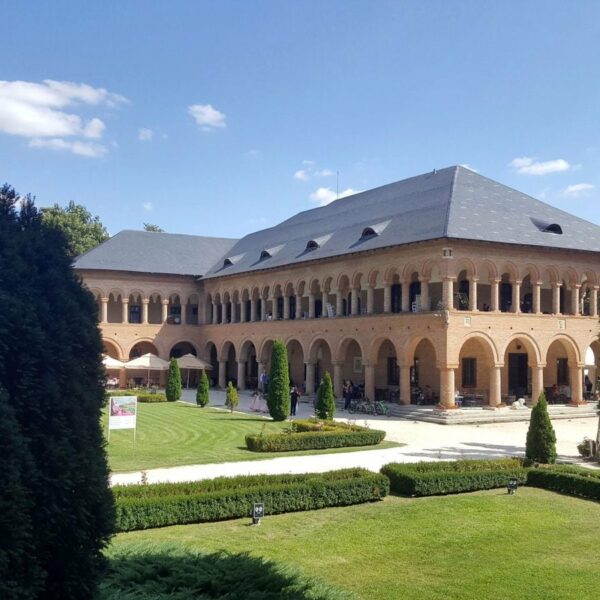 castelul_mogosoaia9-600x600