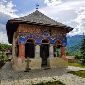 biserica_brezoi-350x350