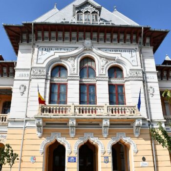 palatul_comunal2-350x350