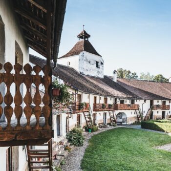 excursii_biserici3-350x350