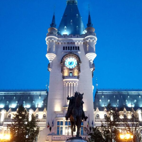 103380916_907744273035683_564388652126976277_o-1-600x600