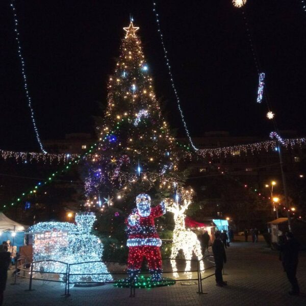 24958634_340821053061344_1825173677273969285_o-1-600x600