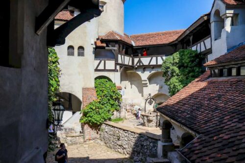 burg-bra-toerzburg-dracula-03-500x333